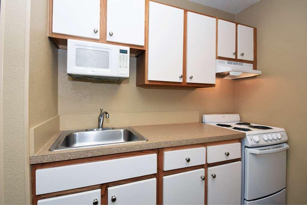 Extended Stay America Select Suites - Detroit - Warren Room photo