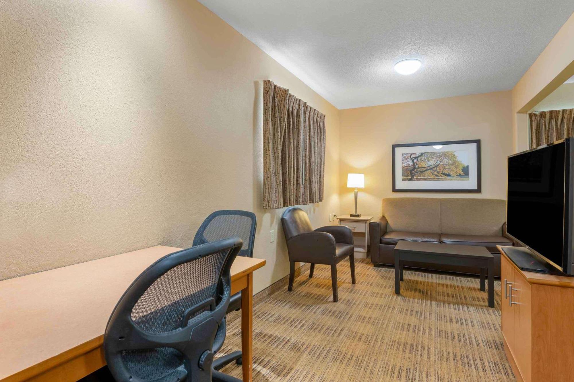 Extended Stay America Select Suites - Detroit - Warren Exterior photo