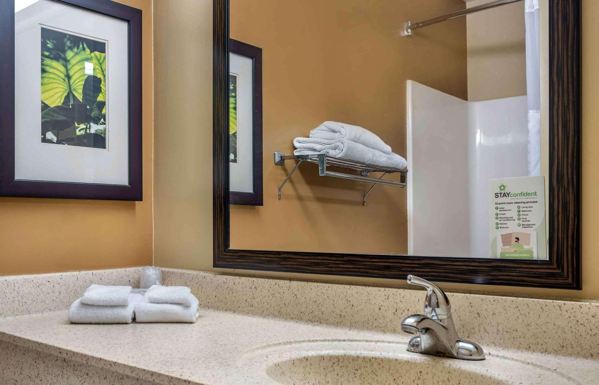Extended Stay America Select Suites - Detroit - Warren Exterior photo